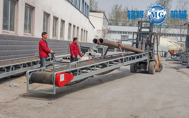 皮帶輸送機(jī)跑偏的原因，皮帶輸送機(jī)跑偏怎么調(diào)