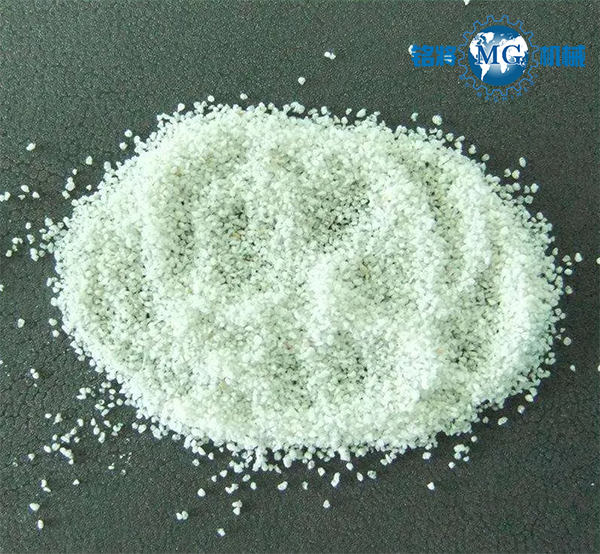 ?；⒅? /> 
</p>
　　?；⒅楸厣皾{是一種適用于建筑內(nèi)外墻粉刷的新型保溫節(jié)能砂漿材料，是以?；⒅轭w粒和膠凝材料等共同構(gòu)成的干粉砂漿，具有防火防凍、節(jié)能利廢、耐老化、價(jià)格低廉和保溫隔熱等特點(diǎn)。<br />
　　<strong>4、海泡石</strong><br />
<p>
	　　海泡石是一種纖維狀多孔非金屬礦物材料，具有極大的比表面積（理論值900m2/g），由于海泡石的簇狀纖維中存在大量的納米級(jí)微孔和中孔孔道，因此海泡石具有高效的隔熱作用，其次海泡石還具有可塑性強(qiáng)、粘結(jié)性能好、不燃、耐久性好、無毒無害等特性。
</p>
<p style=