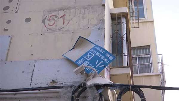 一場(chǎng)大風(fēng)過后，銀川一小區(qū)外墻保溫層大面積脫落！