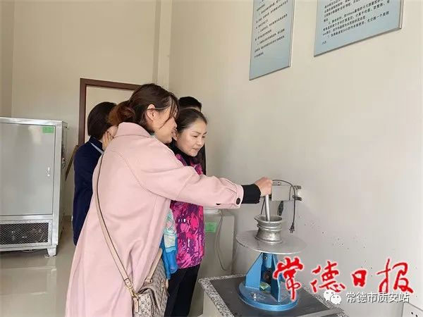 常德市采取“雙隨機(jī)、一公開”，抽檢22家預(yù)拌砼、預(yù)拌砂漿生產(chǎn)企業(yè)