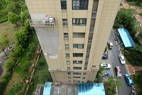 外墻真石漆附著力差導(dǎo)致脫落是哪里出了問題？